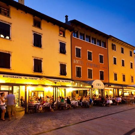 Hotel Centrale Torbole Sul Garda Exterior photo
