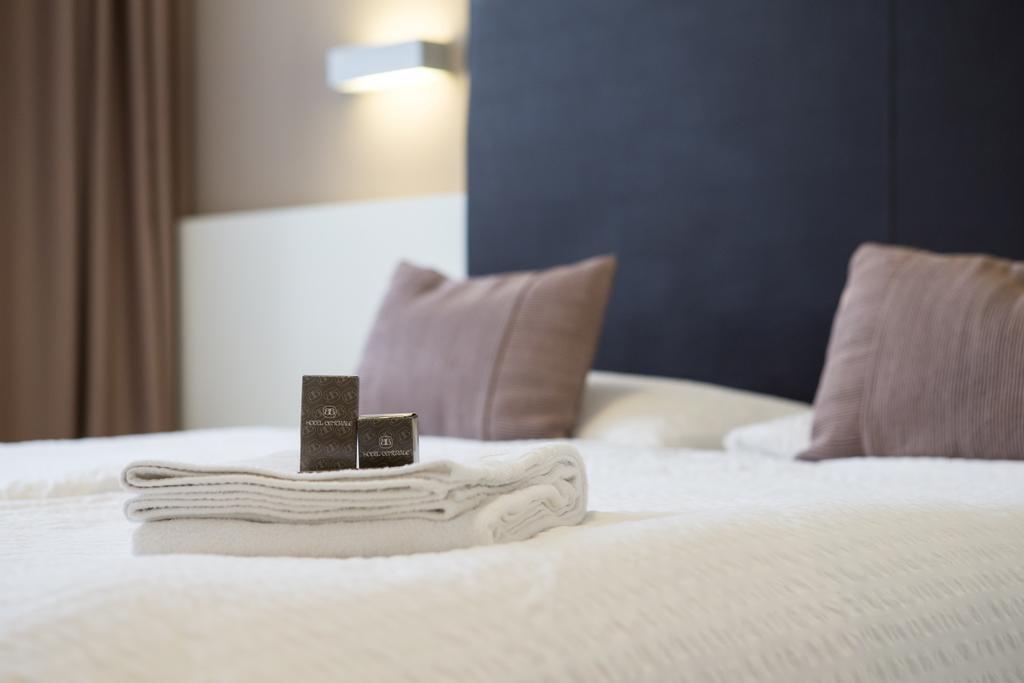 Hotel Centrale Torbole Sul Garda Room photo