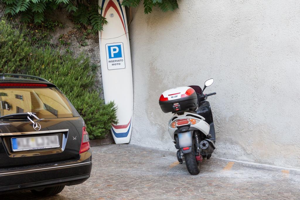 Hotel Centrale Torbole Sul Garda Exterior photo