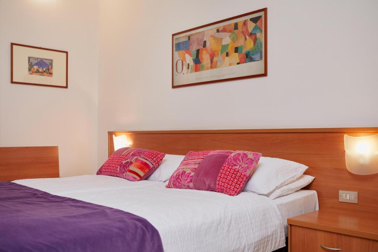 Hotel Centrale Torbole Sul Garda Exterior photo